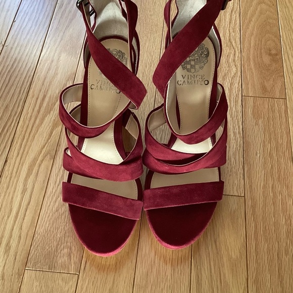 Vince Camuto Suede Platforms Sandals, Size 7/37. - Picture 7 of 13